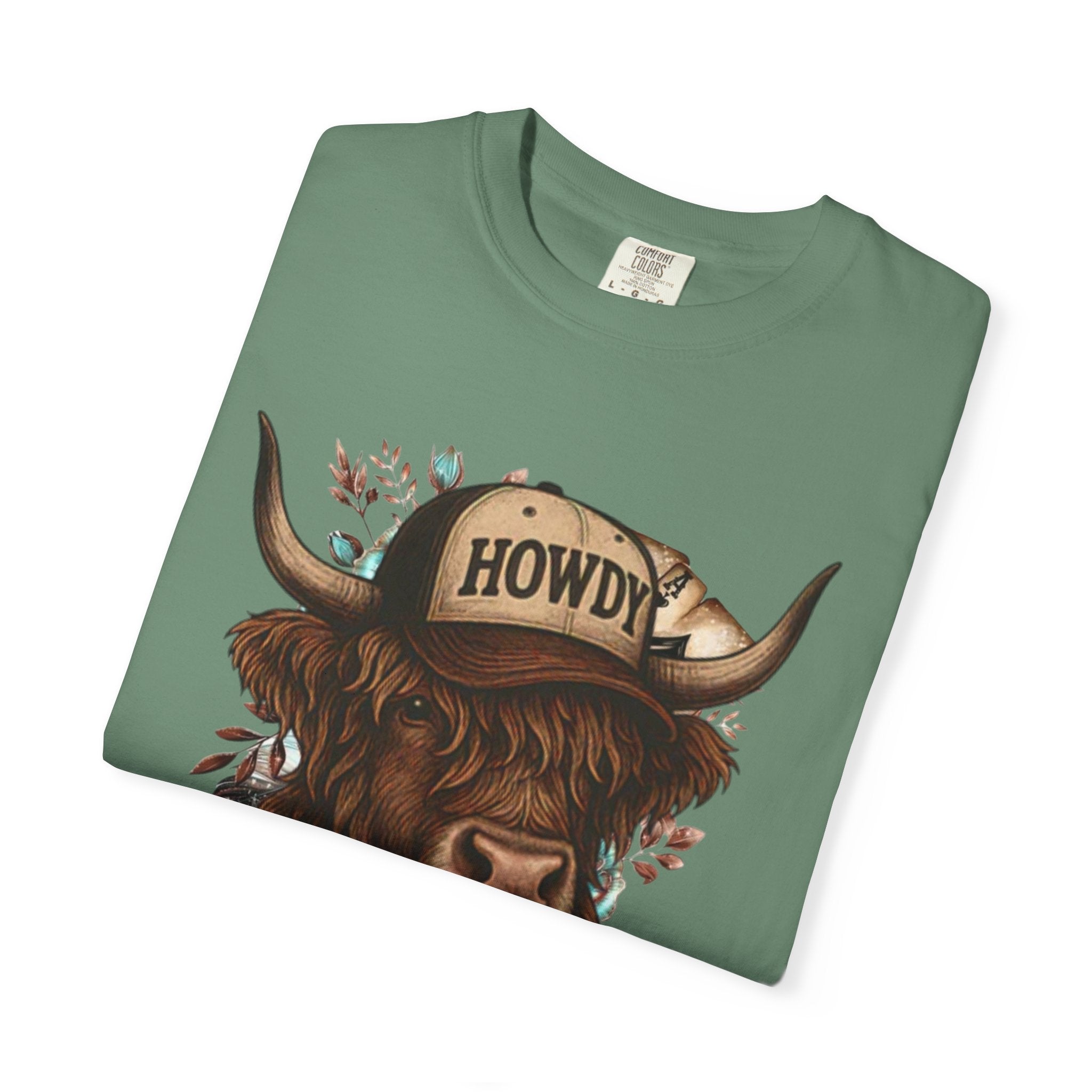 Highland Cow Wearing 'Howdy' Hat T-Shirt | Rustic Cattle Graphic Tee