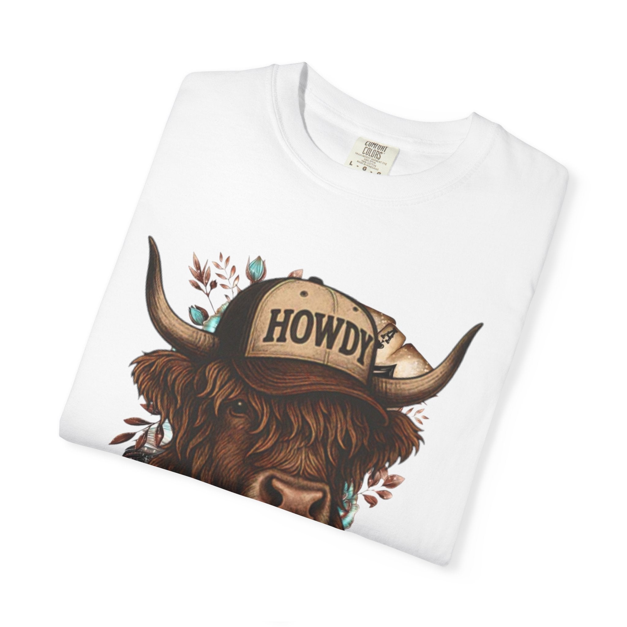 Highland Cow Wearing 'Howdy' Hat T-Shirt | Rustic Cattle Graphic Tee