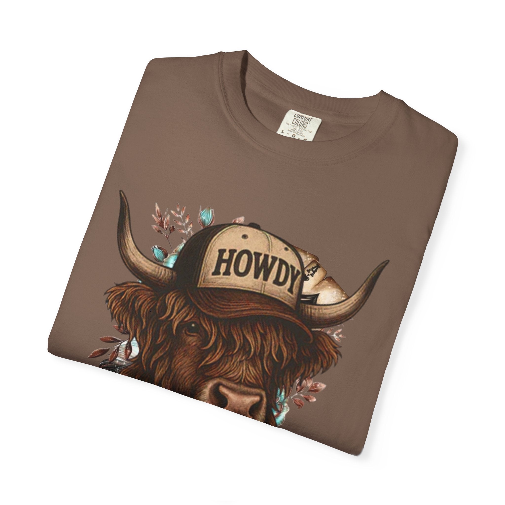 Highland Cow Wearing 'Howdy' Hat T-Shirt | Rustic Cattle Graphic Tee